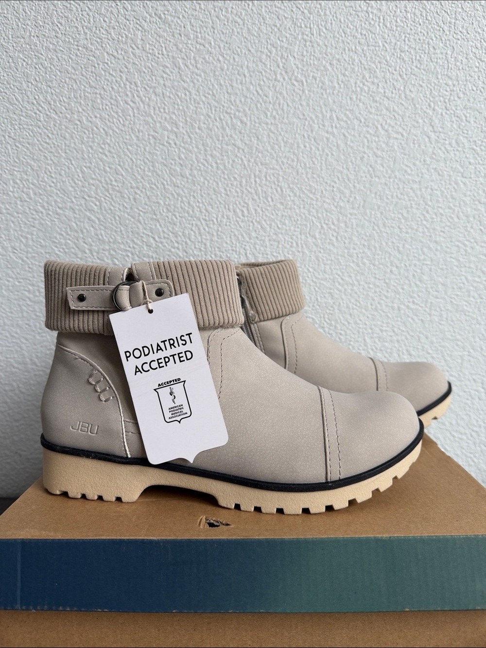 JBU Karissa Encore Stone White Water Resistant Ankle Boots NIB